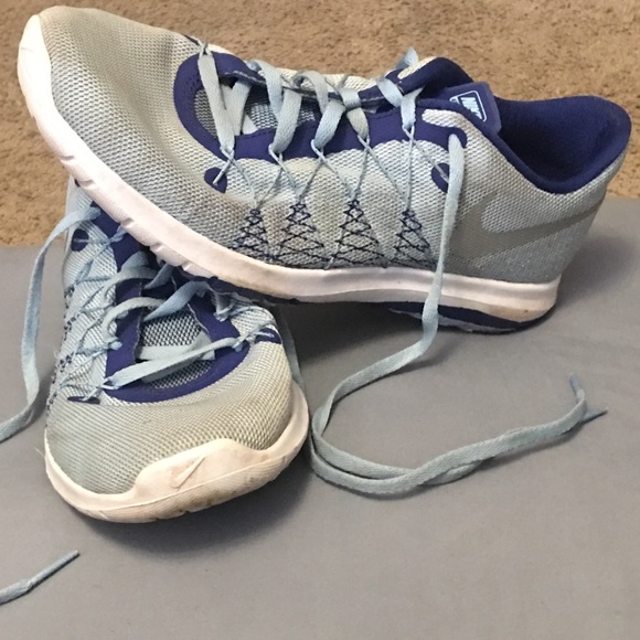 Used Girls Nike Running Shoe - Picture 5 of 5
